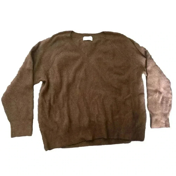 Women’s Old Navy V Neck Beige Sweater Size XXL 2XL - Picture 1 of 5